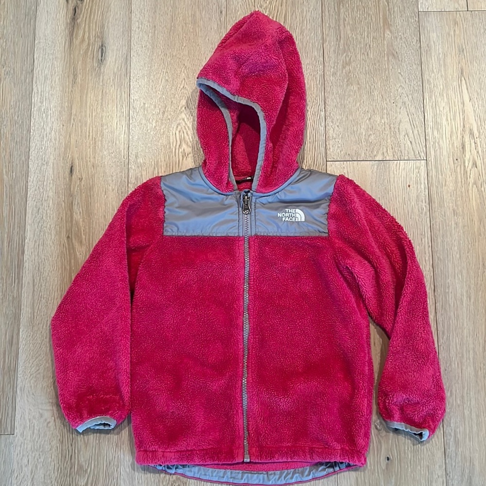 The north face oso full zip toddler jacket. Like new condition.